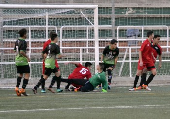 Crónica y fotos del partido A.D. Esc. Balonmano Villaverde A 2 – 5 Juvenil D