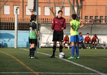 Fotos del partido CD Escuela Breogán A 0 – 2 Infantil E