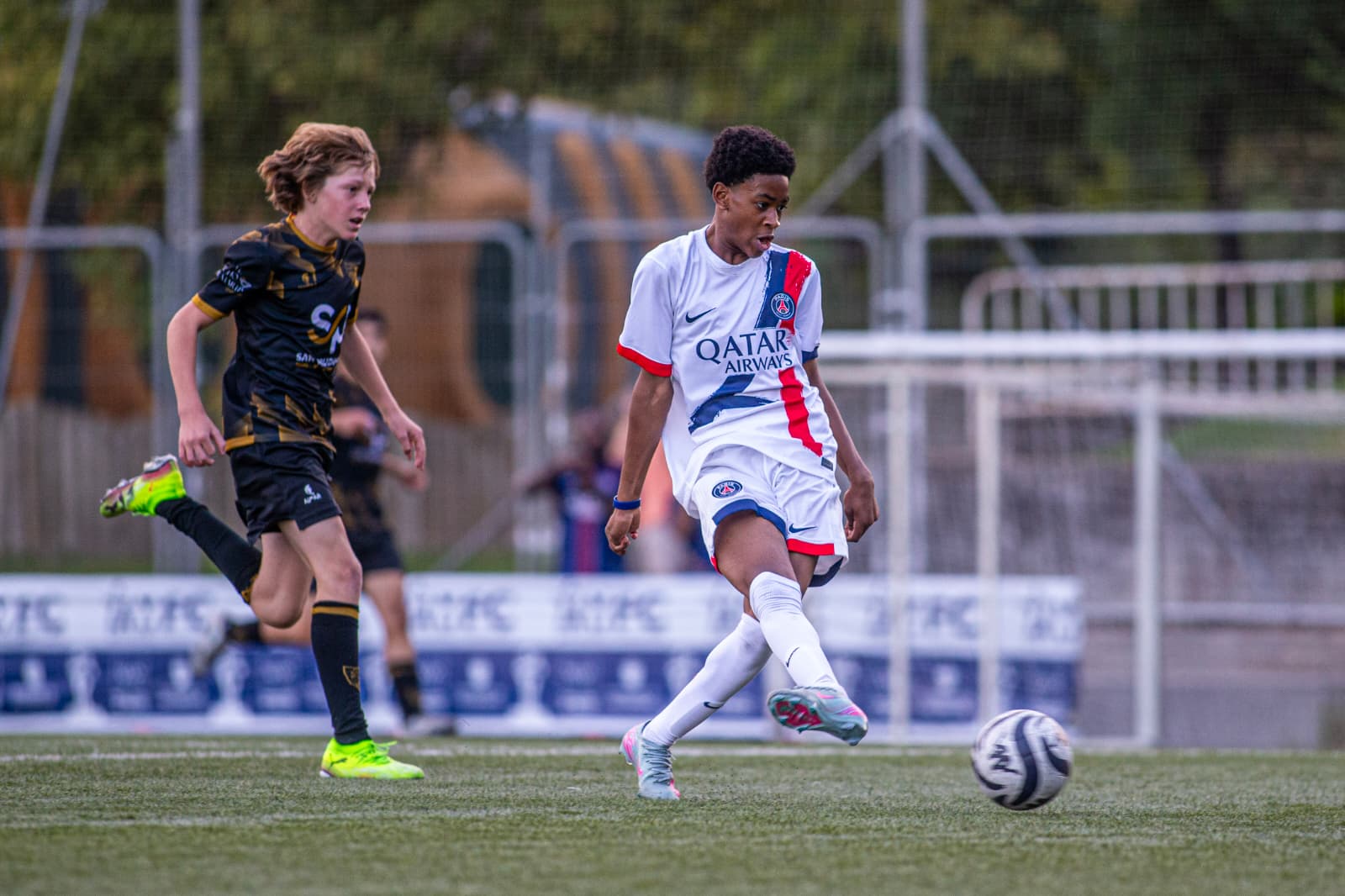 El Infantil A de la ED Moratalaz vivió su gran duelo frente al PSG en la Madrid Football Cup 2025
