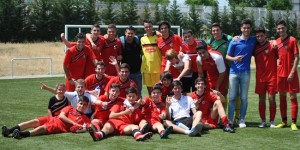 El Juvenil çc de laEDm celebra el ascenso a Autonómica